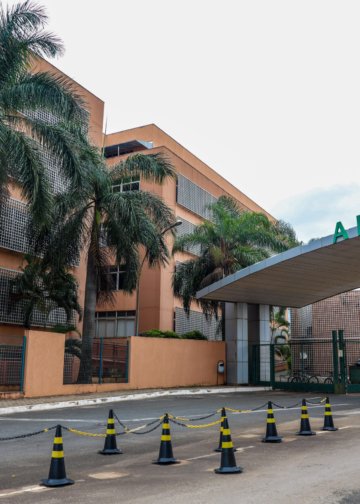Anvisa determina apreensão de produtos irregulares e alerta para falsificação de medicamento