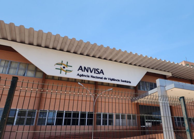 Cosméticos sem registro têm fabricação e venda suspensas após determinação da ANVISA