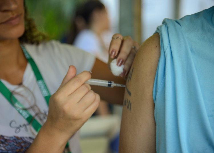 Vacinação de crianças e adolescentes mobiliza postos de saúde de todo o país neste sábado