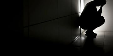 Apostas virtuais acendem alerta vermelho na saúde mental devido ao risco de suicídio