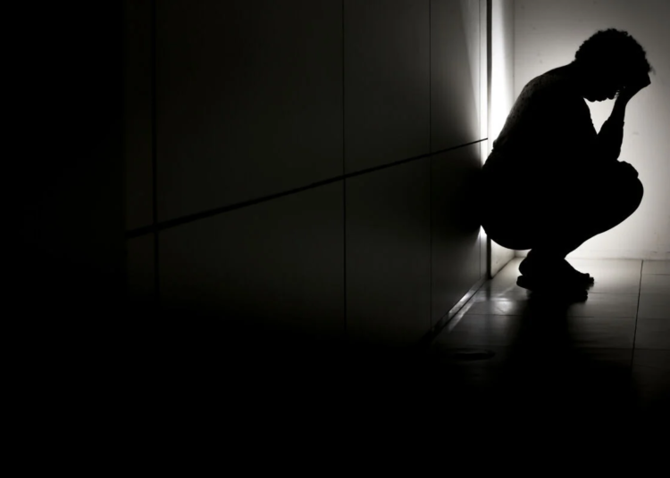 Apostas virtuais acendem alerta vermelho na saúde mental devido ao risco de suicídio
