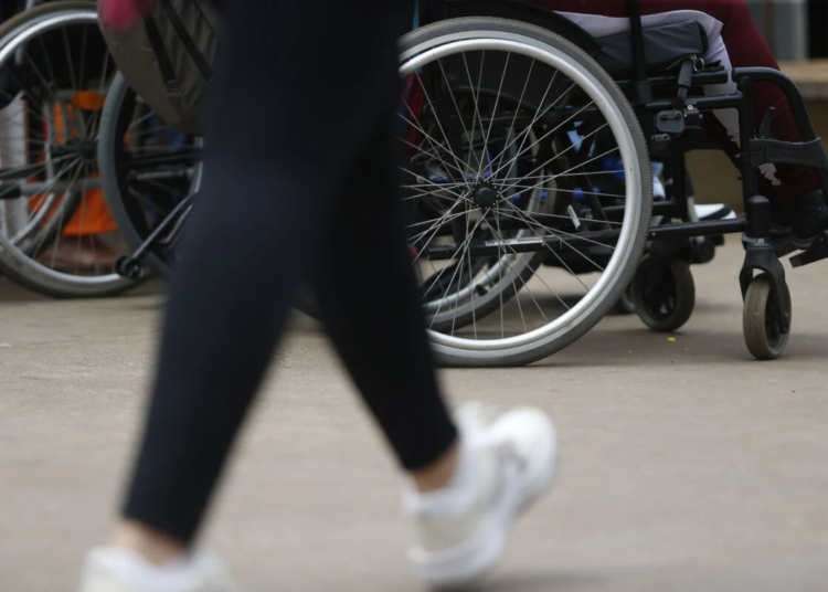 Renda de pessoas com deficiência corresponde a 70% do ganho de trabalhadores sem deficiência